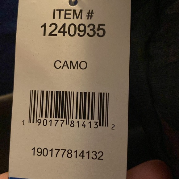 Buffalo reversible vest size 14/16 camo one side and blue with faux fur top opp - Picture 7 of 7